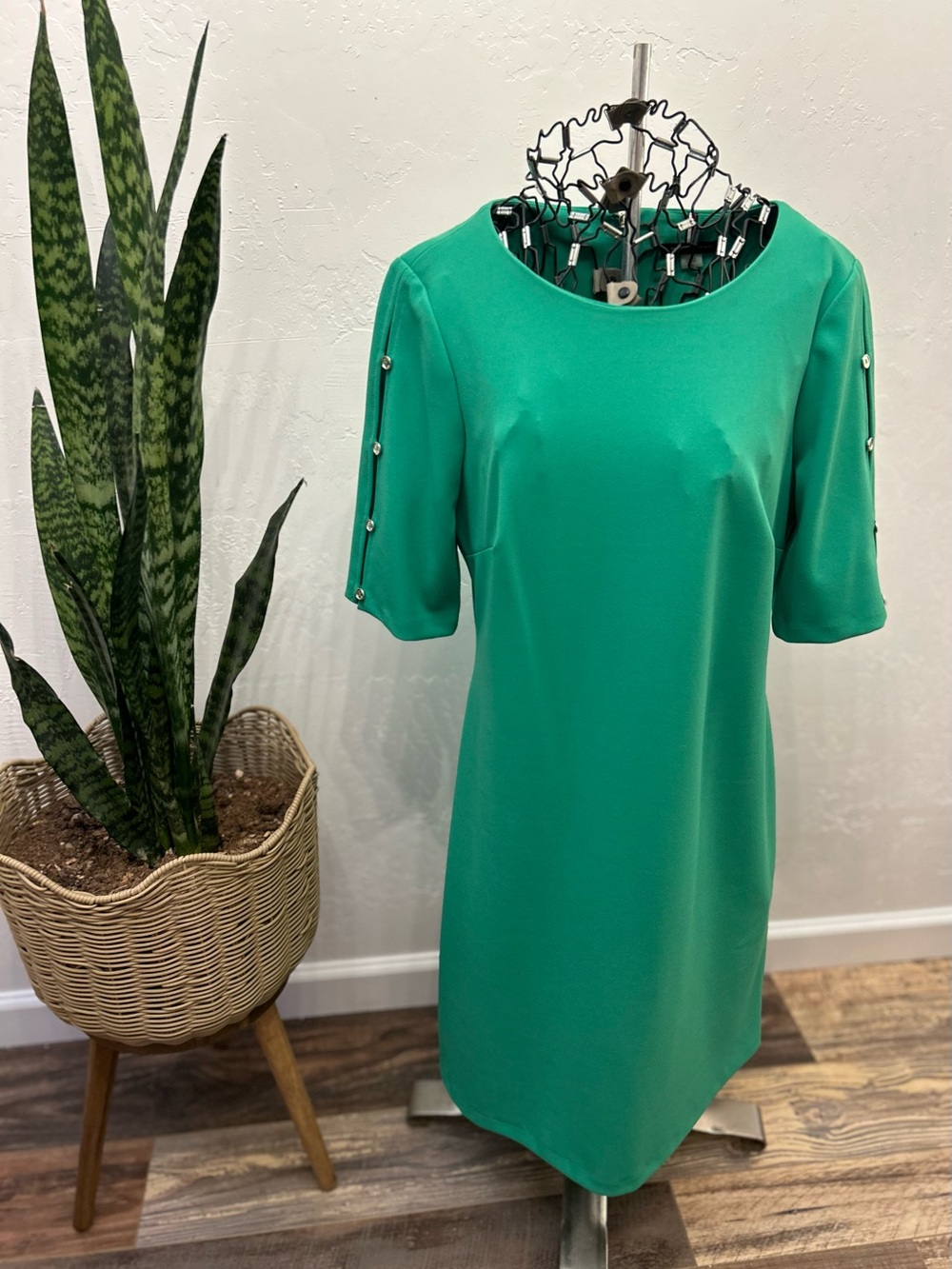Tommy Hilfiger Emerald Green Short-Sleeve Shift Dress with Pearl Accents